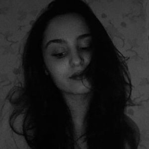 Meet your Posher, Mounira